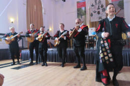 Geen Tuna zangers, zoals in St. Jacobieparochie