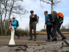 Klein oponthoud bij de watermolen door Guus Geluk, de zoon van Trijntje Duck en Fortunus Geluk
